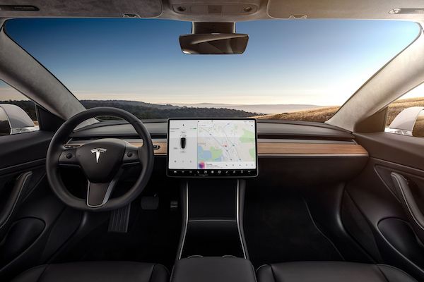 5 trendów w technologii wyświetlania kształtujących przyszłość motoryzacji